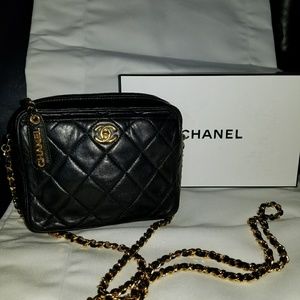 CHANEL shoulder/Cross body bag
